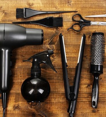 Le matériel de coiffure à domicile : ce qu'il faut transporter chez le  client